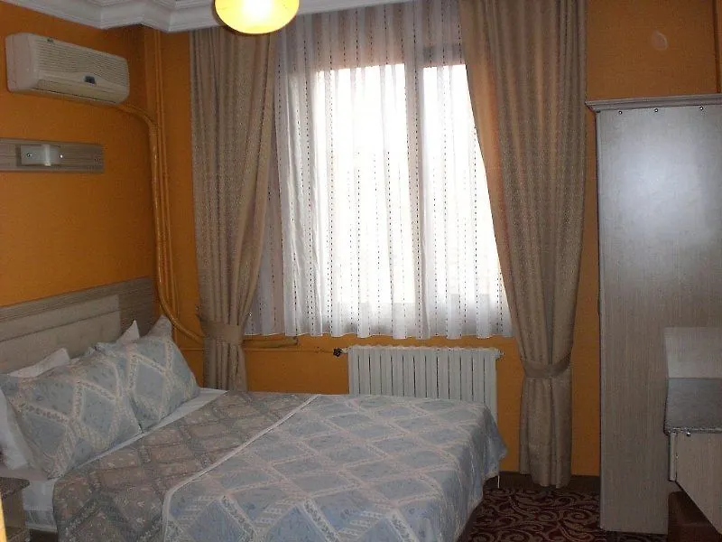 Grand Reis Hotel Istanbul 2*,