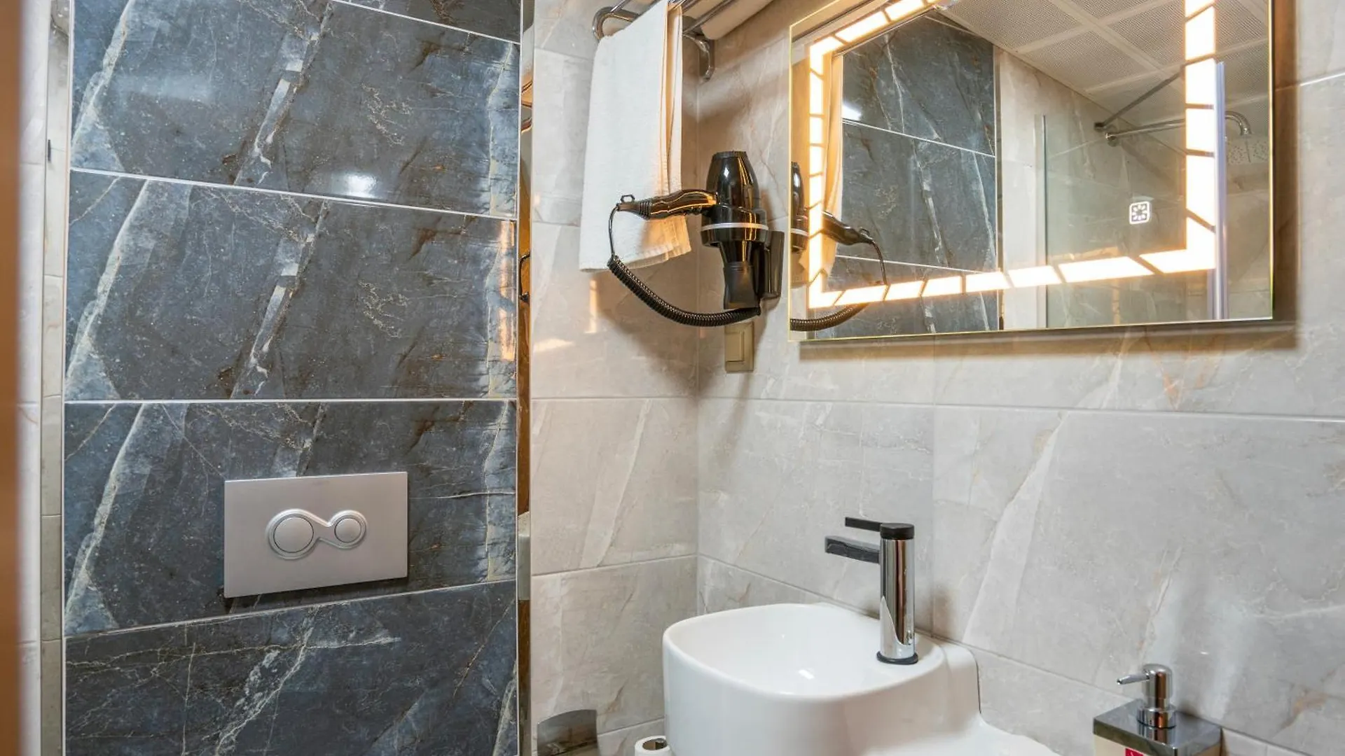 Grand Reis Hotel Istanbul